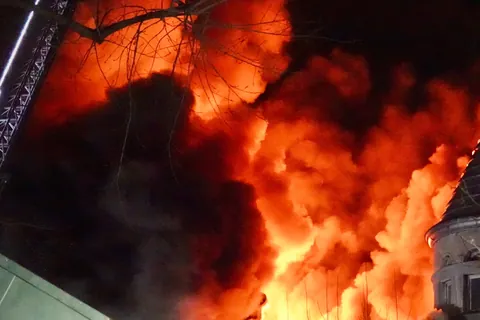 10 کارخانه در غرب ترکیه در آتش سوخت